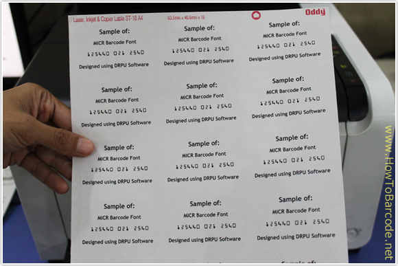 Bedruckter Bogen mit MICR-Barcode-Etiketten